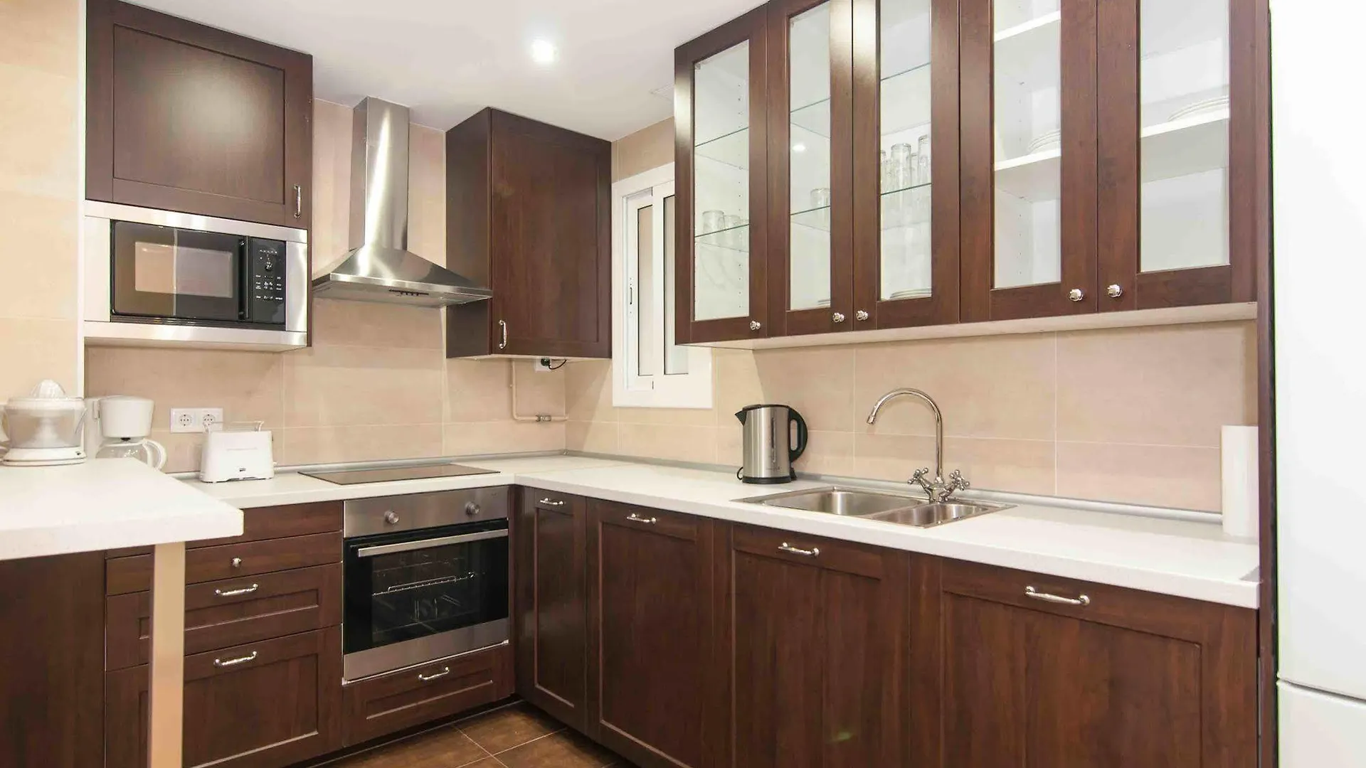 Go Bcn Apartments - Castillejos Barcelona