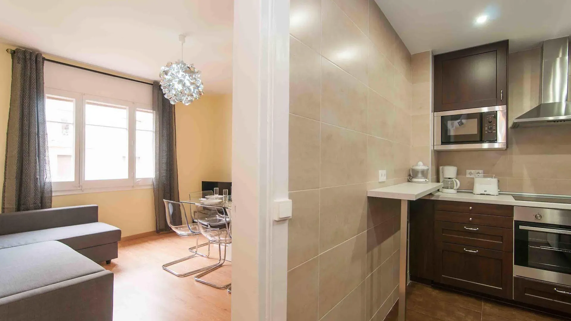 Go Bcn Apartments - Castillejos Barcelona 0*,