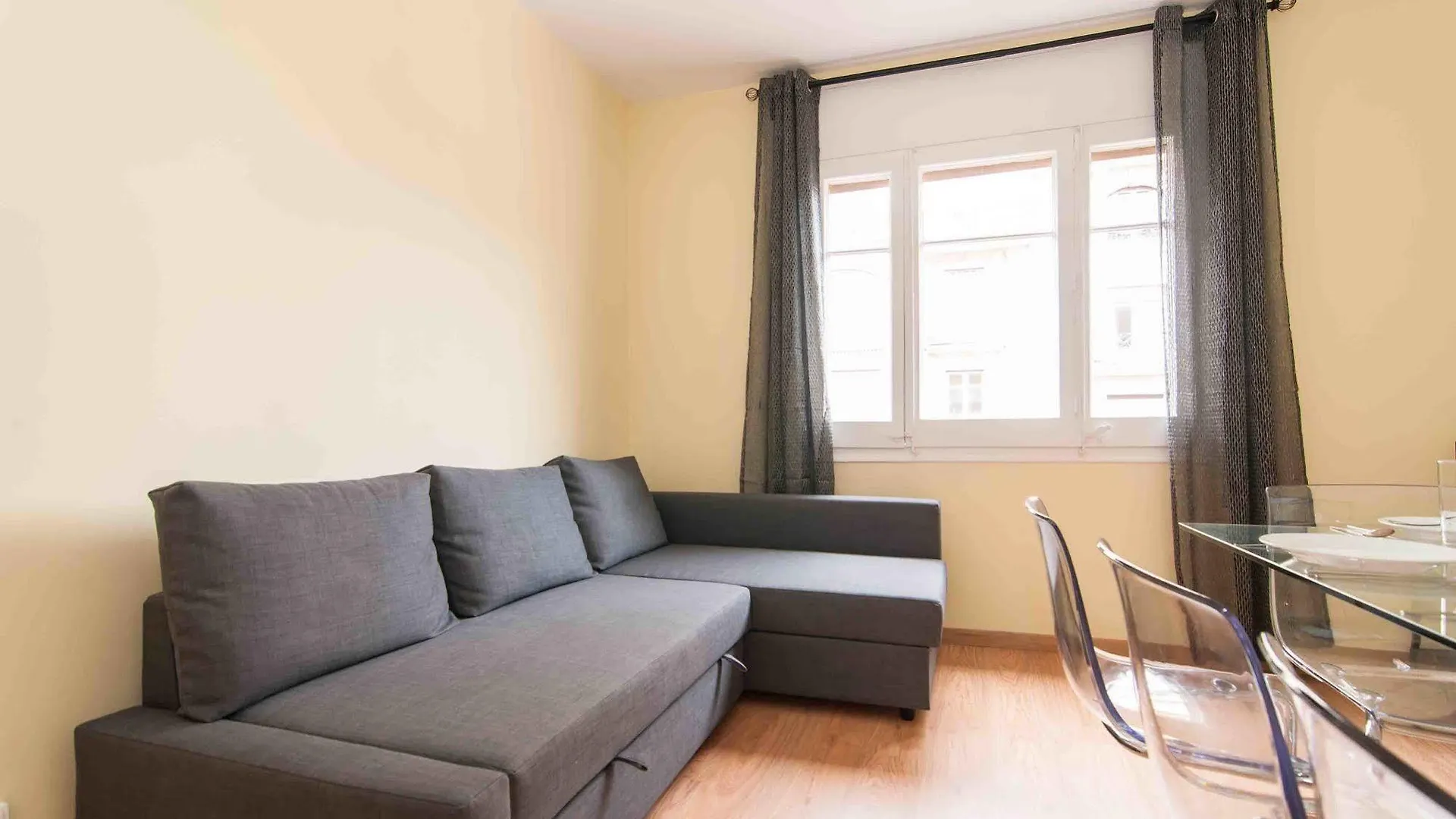 Go Bcn Apartments - Castillejos Barcelona