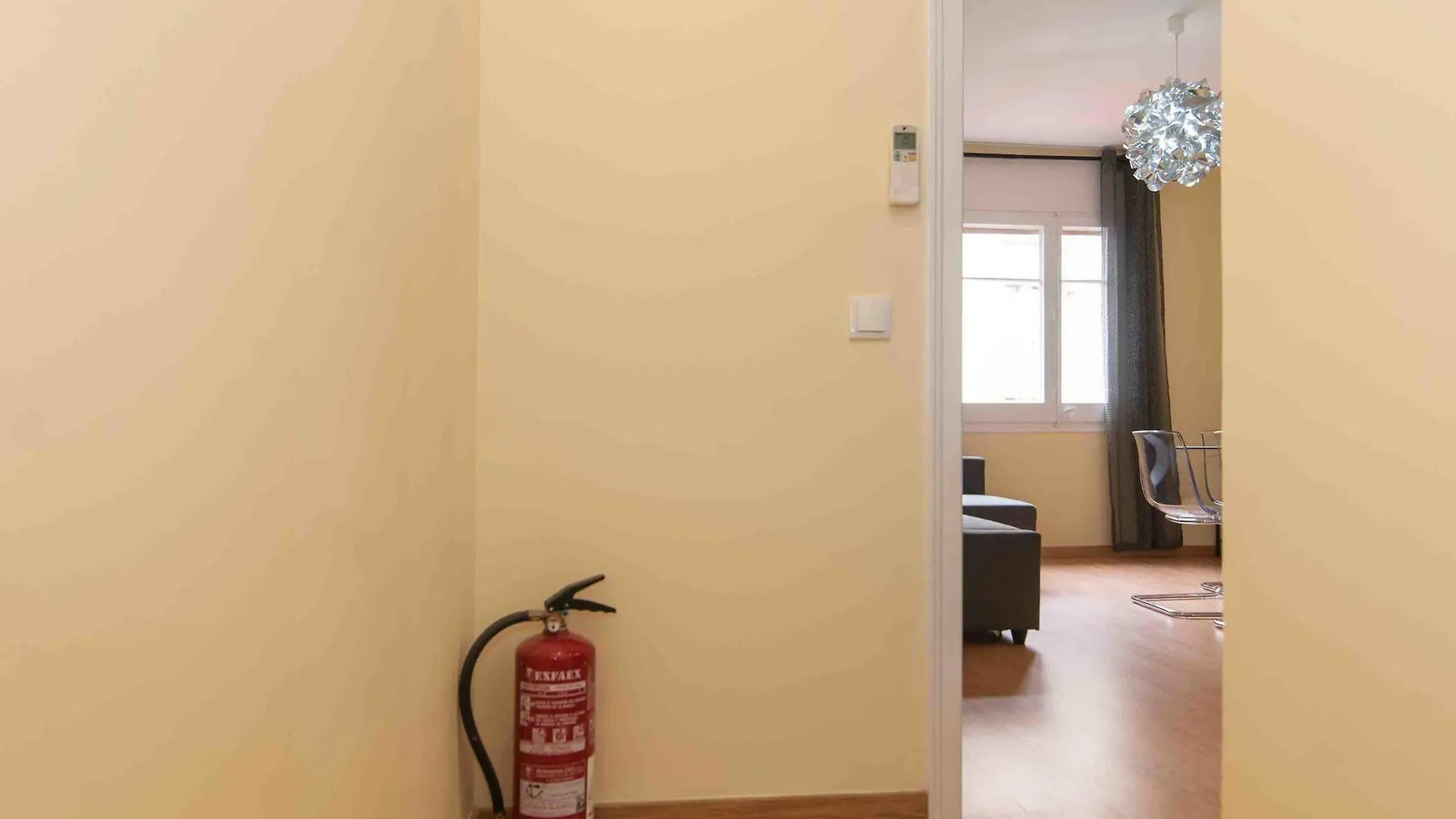 Go Bcn Apartments - Castillejos Barcelona