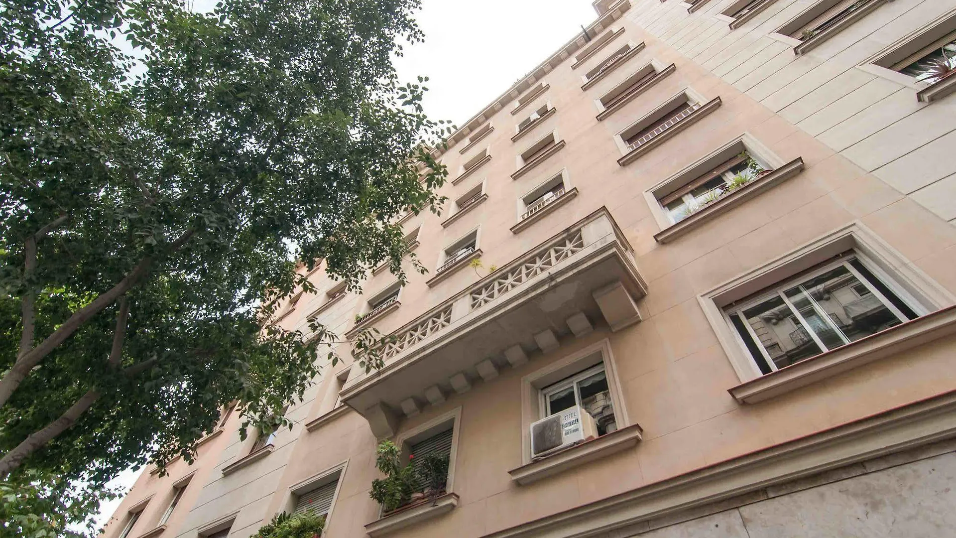 Go Bcn Apartments - Castillejos Barcelona Spain