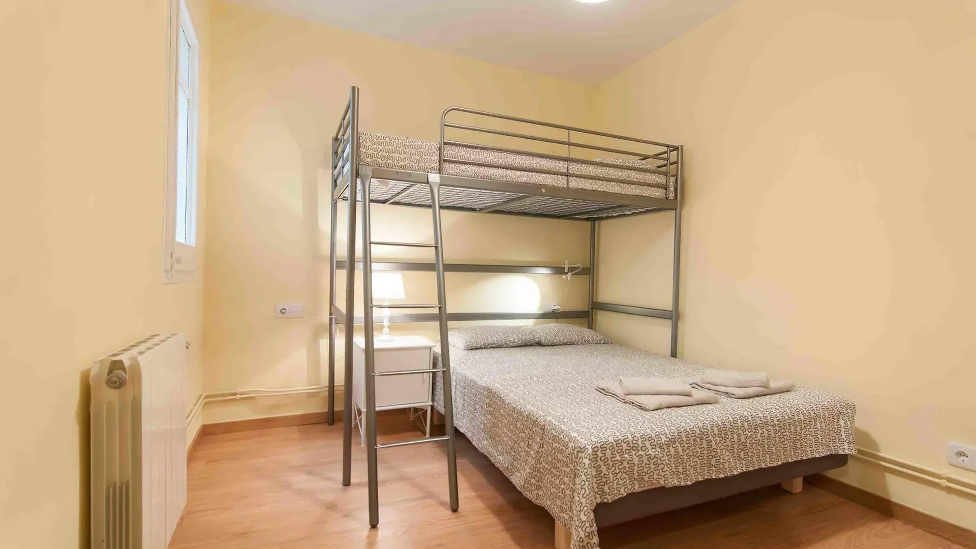 Go Bcn Apartments - Castillejos Barcelona
